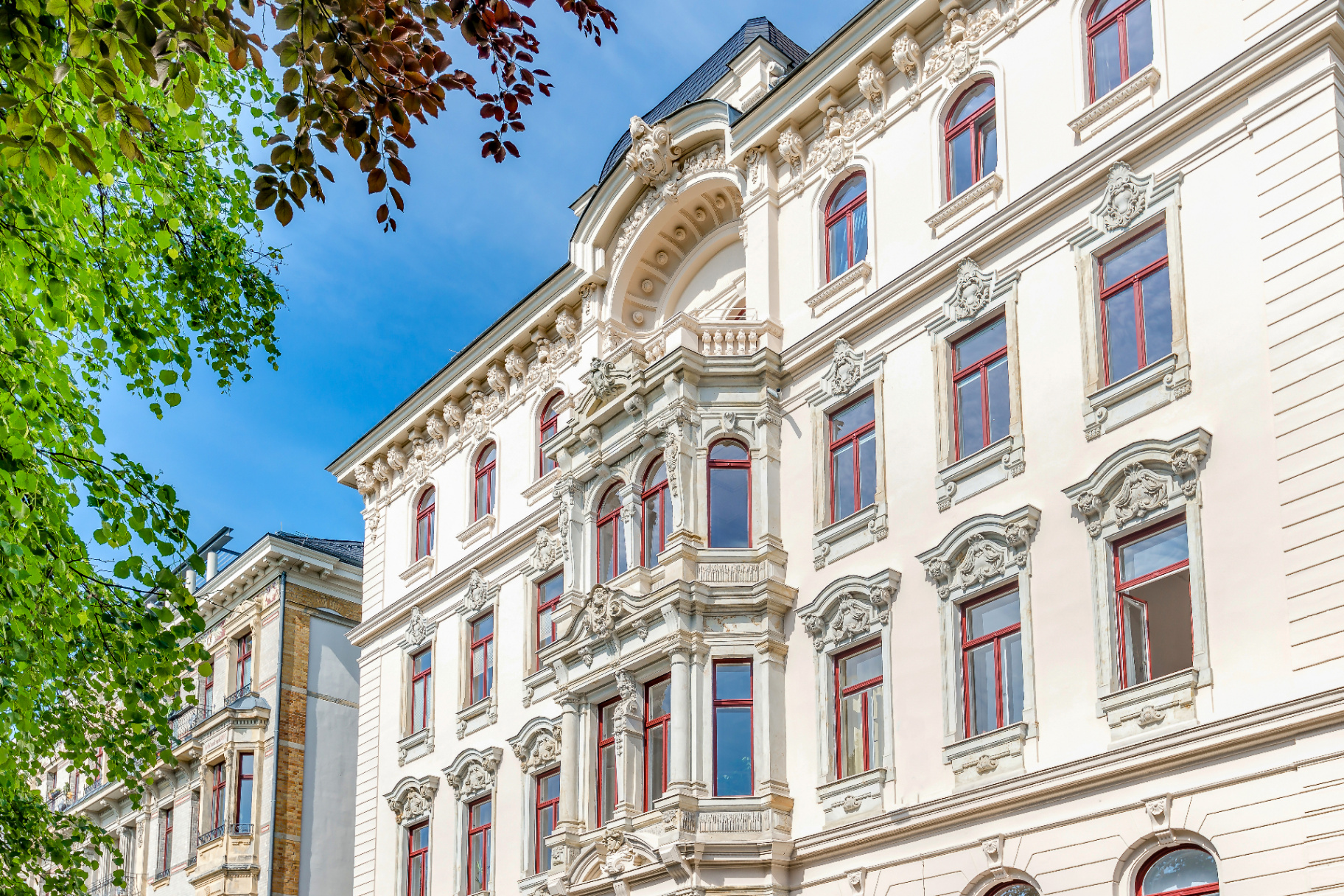 Leipziger Altbaufassade – Heil Immobilien